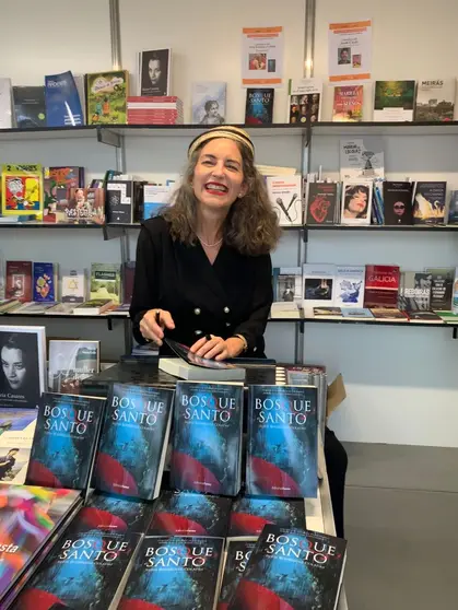 Silvia Rodríguez Coladas con sus 'bosquesantos'.