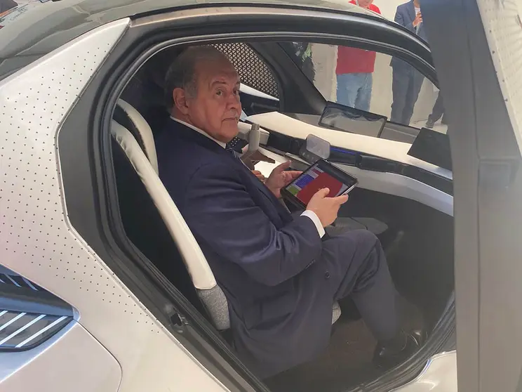 Ministro da Economia e do Mar, António Costa Silva, no protótipo do carro autónomo da Portugal autocluster, Oliveira de Azemèis.