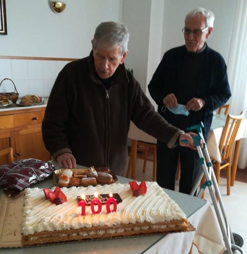 González Gago celebrando su centenario hace dos años.