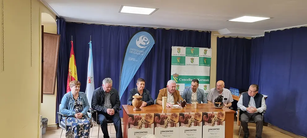La gerente de la Fundación Artesanía de Galicia, Elena Fabeiro, participó esta mañana en la presentación del XXIII Encuentro Internacional de Torneiros de Galicia, que se celebrará los días 15, 16 y 17 de septiembre.