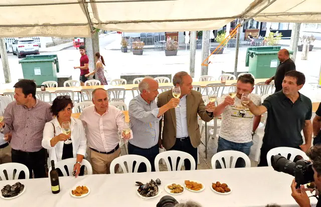 A Xunta reconoce a promoción dos produtos autóctonos na Festa do Mexillón e do Berberecho de Vilanova.