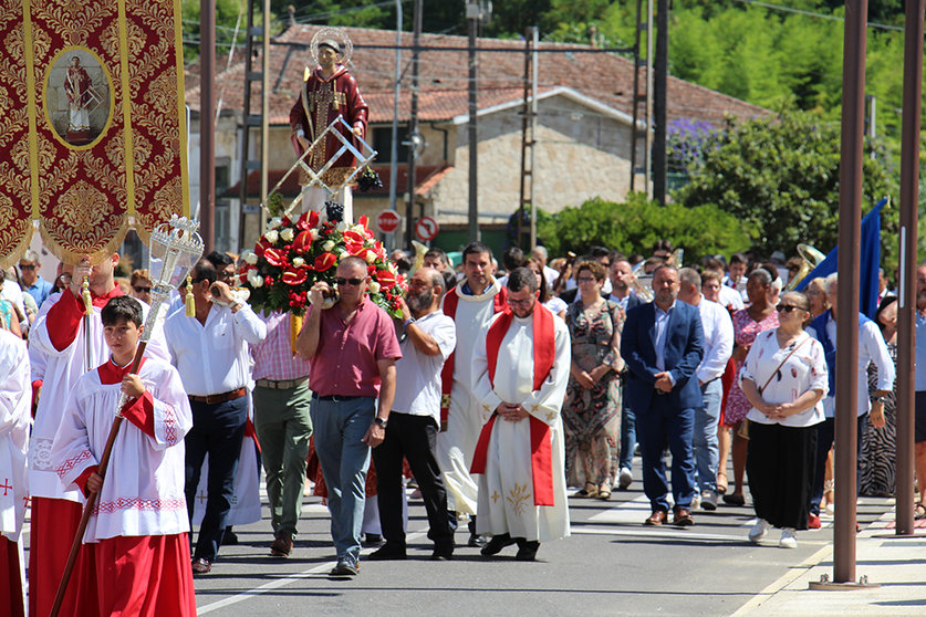 A procesión o seu paso por Marqués de Viana.