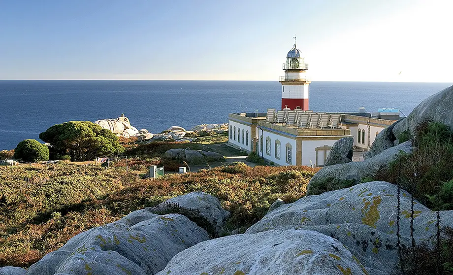 La publicación recopila los lugares más atractivos de cada archipiélago del parque, presentando la información de forma y entretenida y comprensible para todos los públicos.