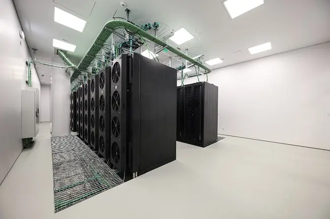 O Deucalion é capaz de fazer 10 milhões de biliões de cálculos por segundo.