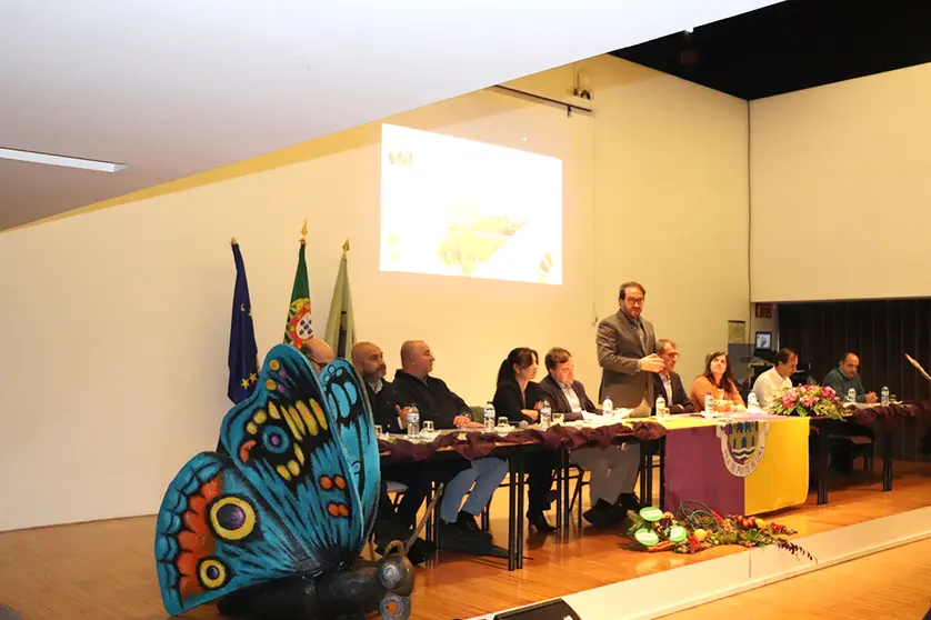 Acompanhado pelo Vereador, Eng.º Gonçalo Rodrigues e pelo Vereador, Eng.º Carlos Lago, o Vice-Presidente da Câmara Municipal de Ponte de Lima, Dr. Paulo Barreiro de Sousa.