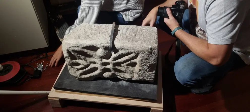 Metopa románica de Santaigo de Bembrive.