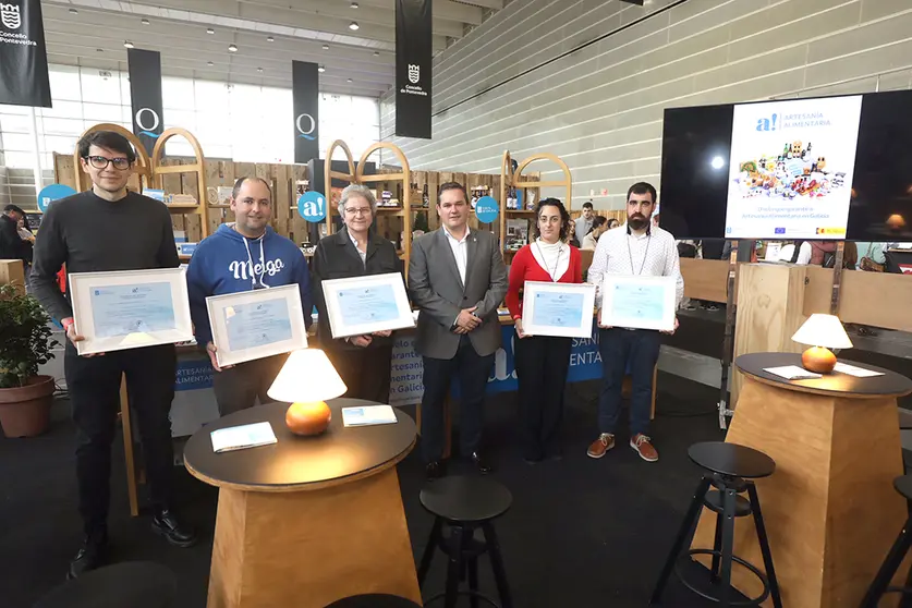 Xacobleas, cerveza Maga, las mieles De Liñares, Jamones González y Quesos Castelo de la Braña se unen a este sello.