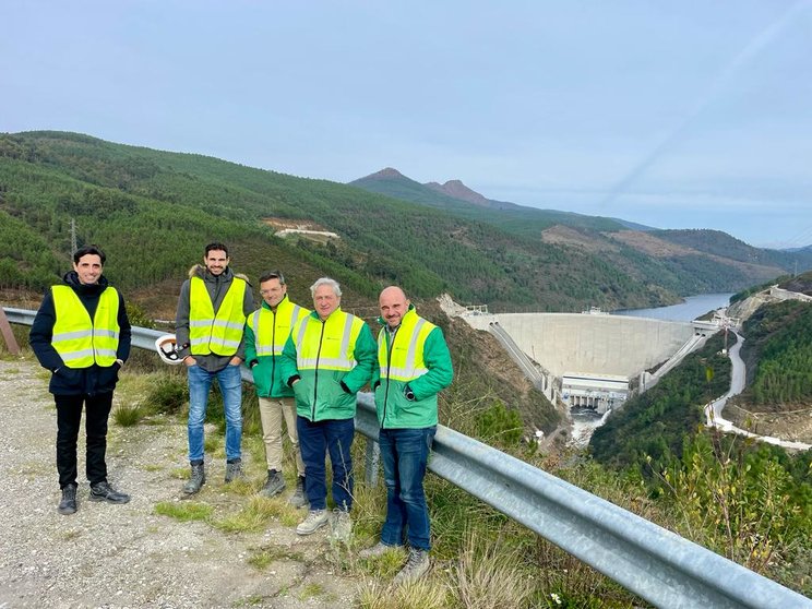 O director xeral de Planificación Enerxética e Recursos Naturais, Pablo Fernández Vila, visitou esta mañá en Portugal o sistema electroprodutor do Tâmega