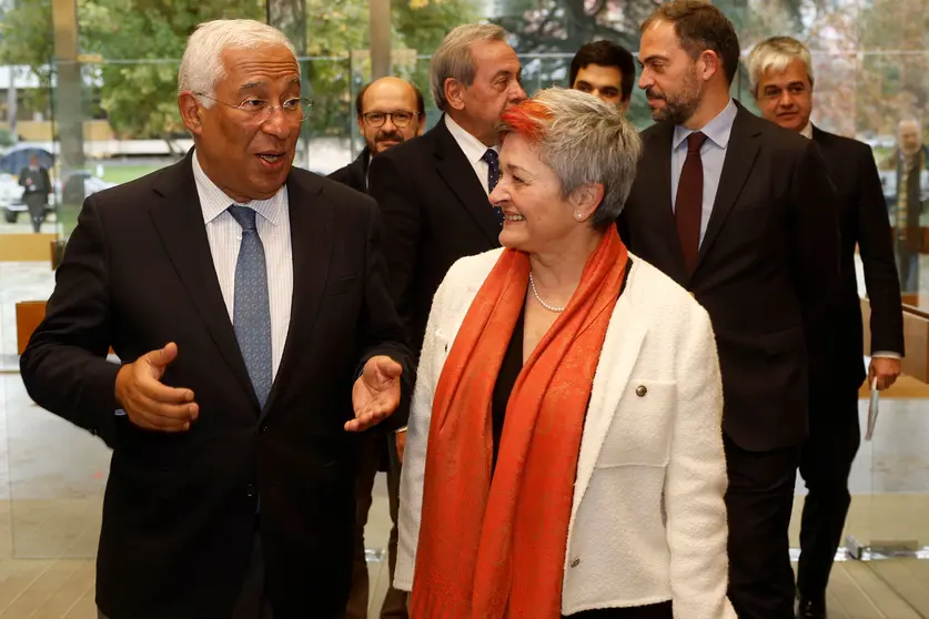 António Costa com a presidente da Comissão Técnica Independente.