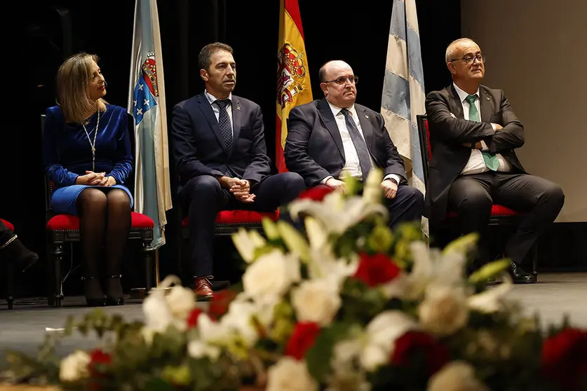 Concesión de la Medalla de Oro de Viveiro a la Cofradía de Pescadores de Celeiro por su centenario.