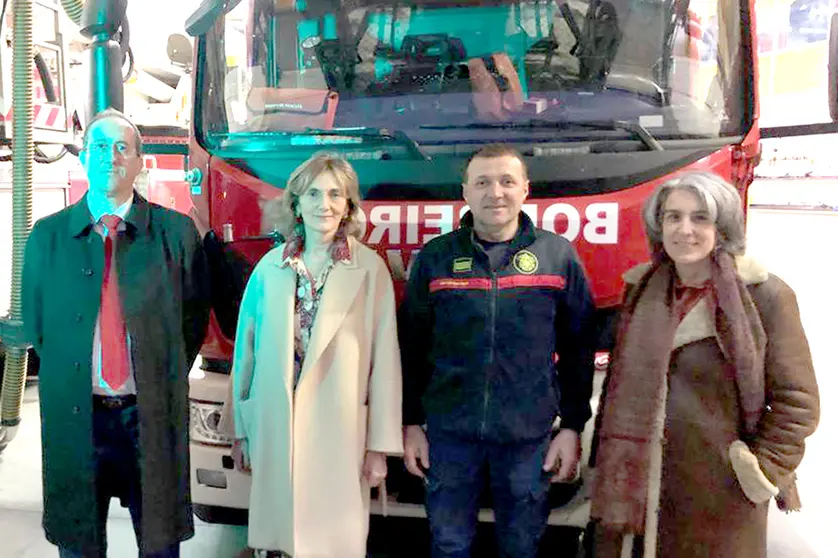 El Suboficial Rafael Moledo fue el encargado de guiar  por las instalaciones al presidente José Manuel Rodríguez Lago y dos miembros más de la directiva.