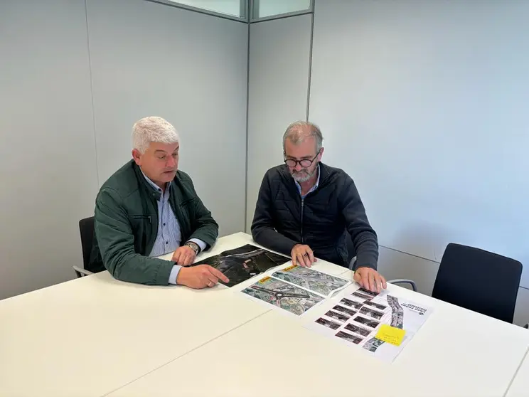 -	O tenente de alcalde, Juan Carlos González, reuniuse co xefe de servizo da Axencia Galega de Infraestruturas da Xunta de Galicia para informalo dalgunhas demandas veciñais.