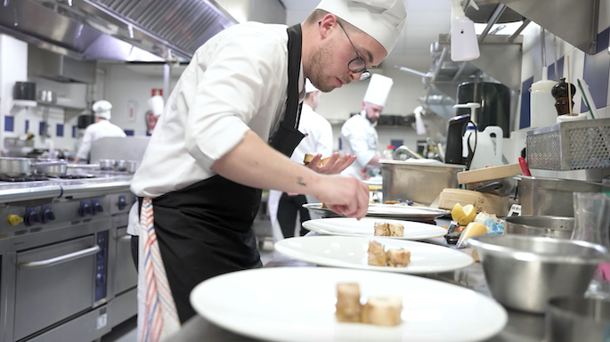 Entre todas las candidaturas, los dos ganadores conseguirán una beca valorada en más de
26 000€ y 9500€, respectivamente.