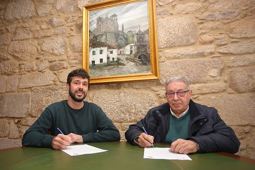 Mariño y Alonso firman el convenio.