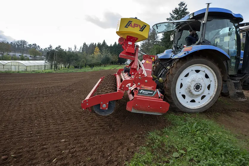 Podrán usarse las aportaciones para comprar maquinaria, reformar las instalaciones o adquirir nuevos terrenos. Centro de Capacitación Agraria de Sergude.