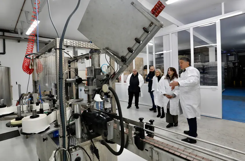 Lorenzana destaca el peso del sector del vino en la marca Galicia Calidade, el 20 % de los productos acreditados con este sello.