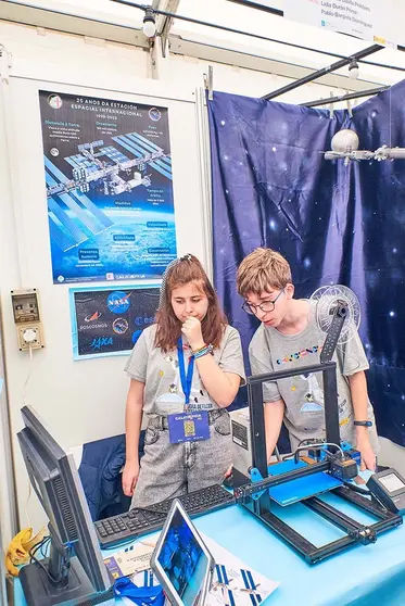a maior feira científica de Galicia abre os prazos para que estudantes de Primaria, Secundaria, FP e Bacharelato de toda España presenten os seus proxectos. ARQUIVO.