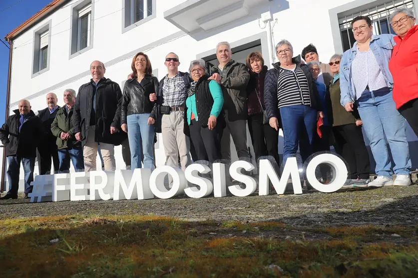 A vicepresidenta segunda e conselleira de Medio Ambiente, Territorio e Vivenda visitou hoxe a escola unitaria de Lardeiros, renovada polo Goberno municipal.