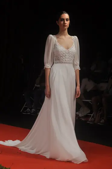 José Matteos busca cuidadosamente el equilibrio entre la incorporación del Encaje de Camariñas, el diseño, la exclusividad y la democratización de la moda de autor. Colección 2023. ARCHIVO.