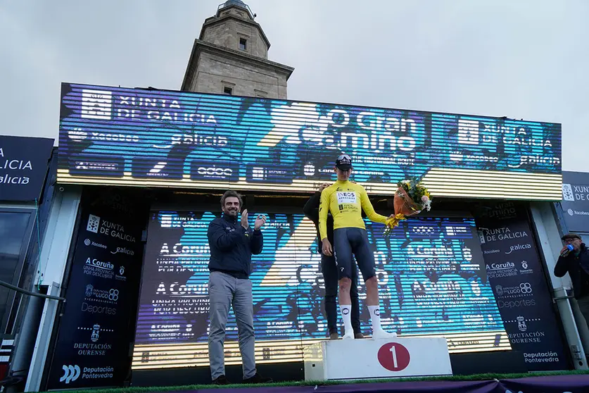 El recorrido constó de una contrarreloj de casi 15 kilómetros con salida y llegada en la Torre de Hércules.