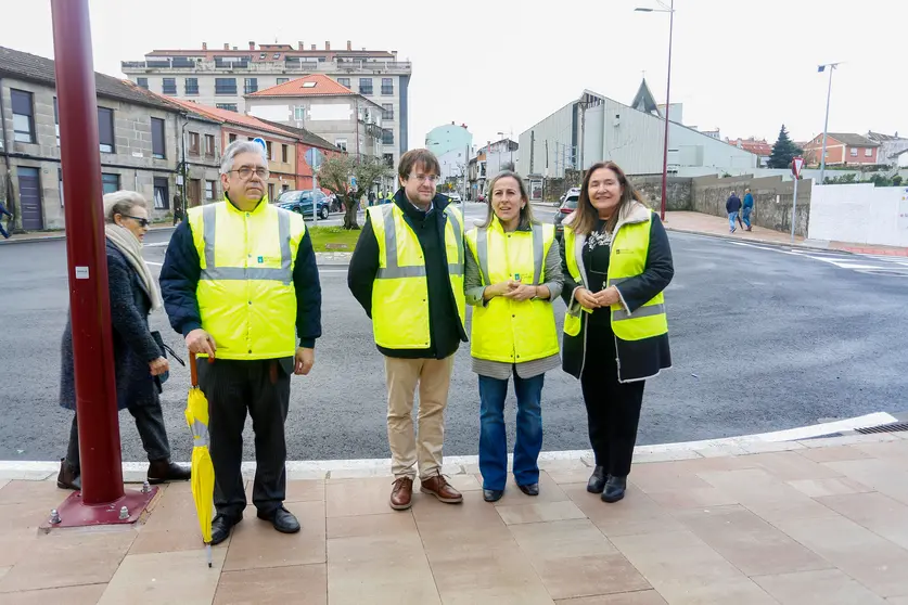 La conselleira de Infraestructuras y Movilidad en funciones, Ethel Vázquez, supervisó hoy esta intervención en la carretera PO-323 en Teis,