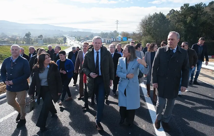 El presidente de la Xunta en funciones asiste a la culminación de la puesta en servicio de la conexión con la A-55 y el polígono de Areas.