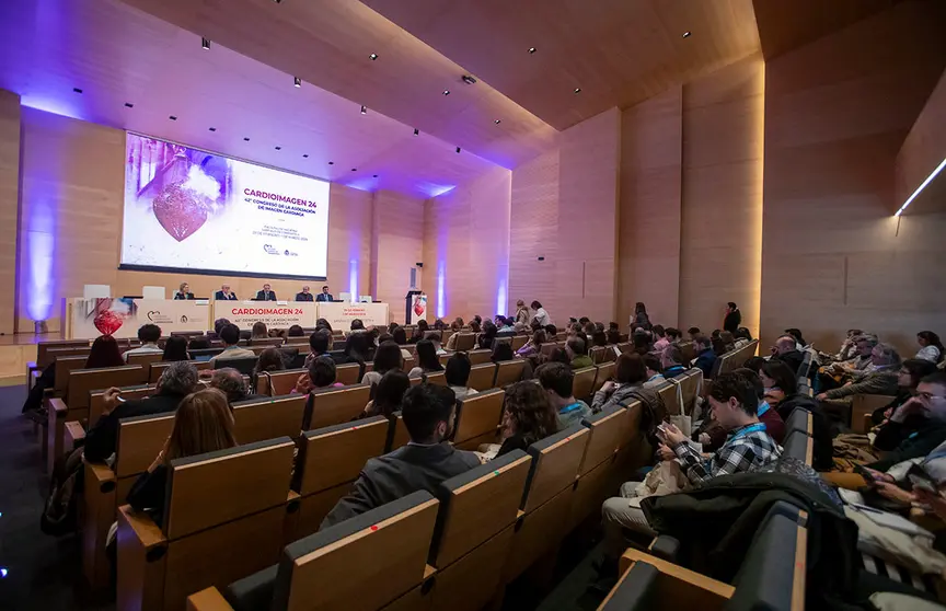 O conselleiro de Sanidade en funcións, Julio García Comesaña, intervén no acto de inauguración do 42 Congreso da Asociación de Imaxe Cardíaca da Sociedade Española de Cardioloxía.