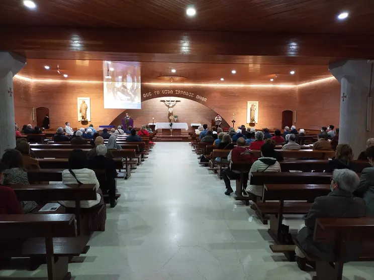 24 horas para el Señor, en el templo del Sagrado Corazón de Jesús, en Vigo.