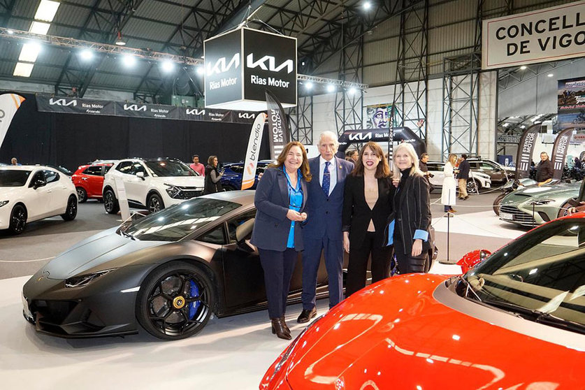 La conselleira de Economía, Industria e Innovación, María Jesús Lorenzana, participó hoy en la inauguración de la XXXIII edición del Salón del Automóvil y Motocicleta Vigo 2024.