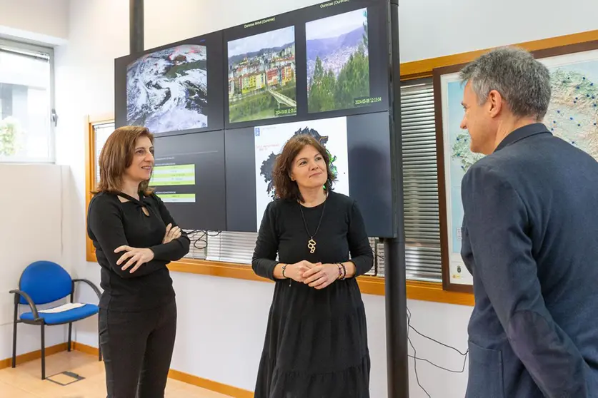A vicepresidenta segunda e conselleira de Medio Ambiente, Territorio e Vivenda en funcións visitou as instalacións de MeteoGalicia.