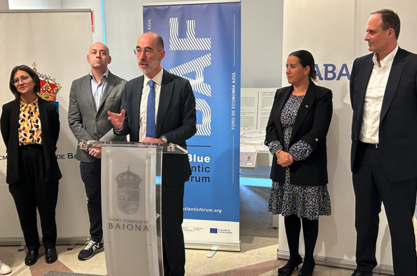 El alcalde la localidad, Jesús Vázquez Almuiña, en la presentación oficial del encuentro.