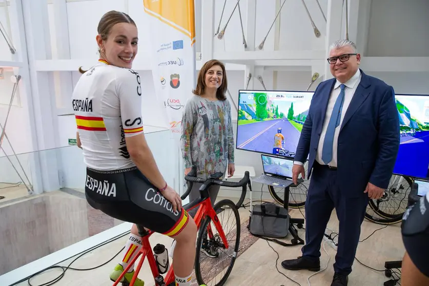 La vicepresidenta segunda y conselleira de Medio Ambiente, Territorio y Vivienda en funciones participó en la clausura del 36º Congreso de la Unión Europea de Ciclismo.