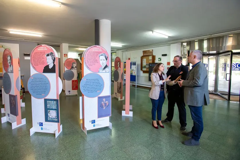 A mostra titúlase ‘8 libros 8 mulleres que cambiaron o mundo’.