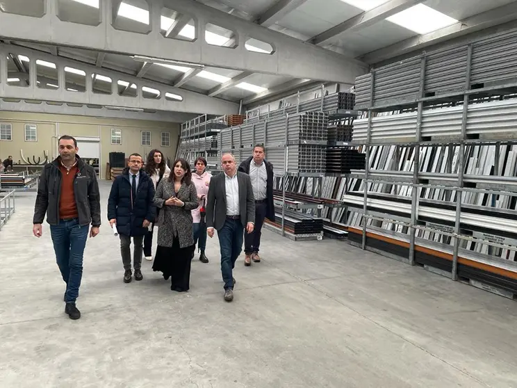 Visita de Lorenzana a dos empresas de Tordoia (A Coru&ntilde;a).