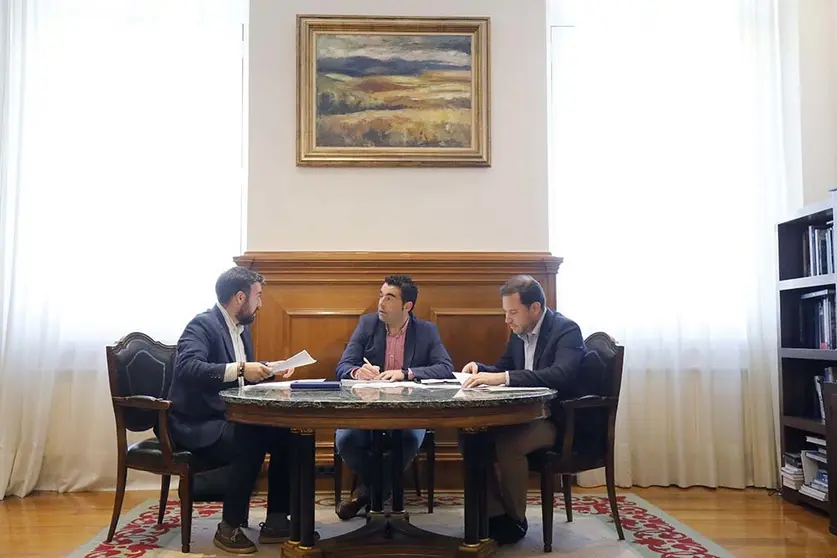 Reunión co presidente da Deputación.