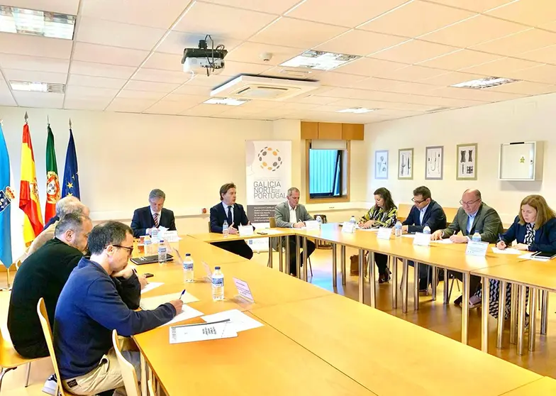 Da reunión sae tamén o compromiso de que o “Estatuto do Traballador 
Transfronteirizo” sexa unha eficaz “carta dos dereitos e deberes” dos traballadores 
transfronteirizos: para que non saian peor parados que os traballadores “nacionais”.