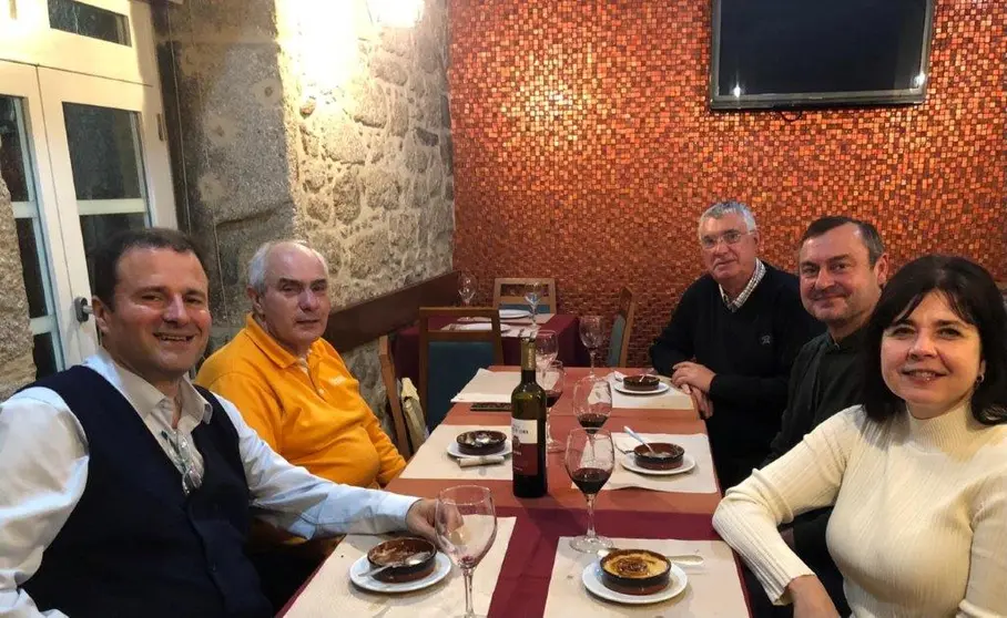 Fecho com leite creme.