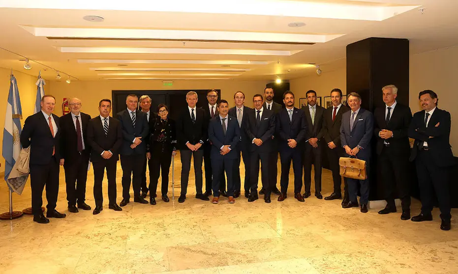 Rueda reúnese co responsable de pesca da Arxentina e con empresas pesqueiras galegas.