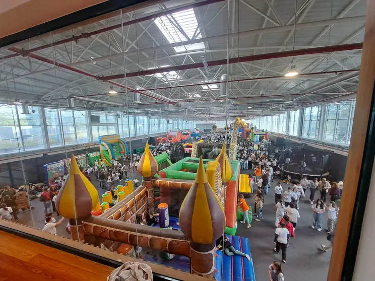 Todos os alunos das escolas do distrito de Viana do Castelo, que partilham a alegria de serem alunos de EMRC.