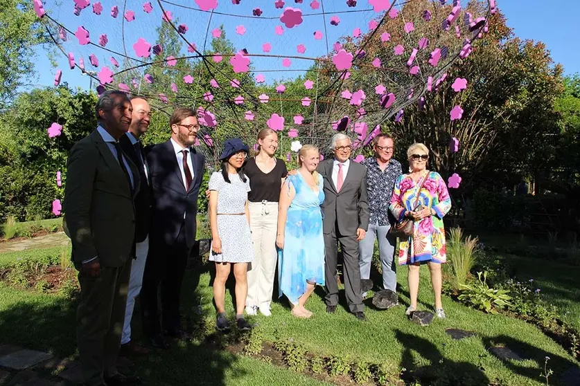 Autoridades y autores del jardín El sueño imaginario de una infancia asiática'