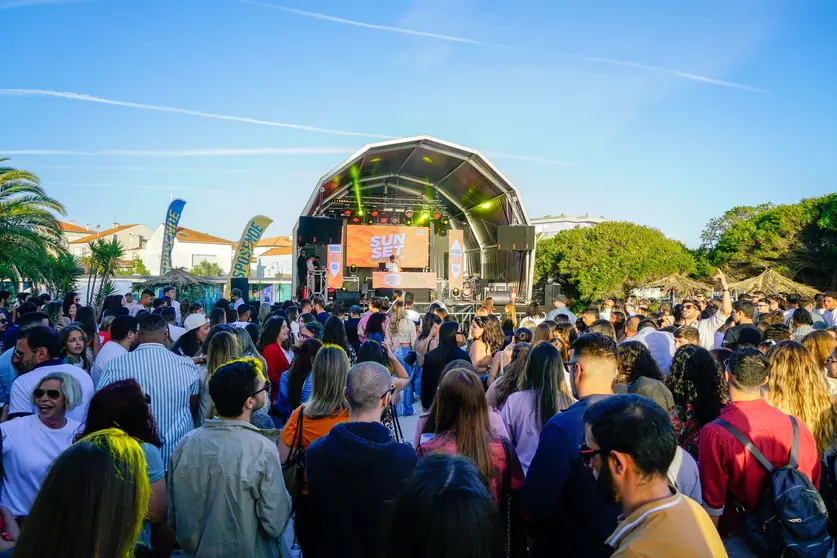 Apresentado um programa de verão mais completo e eclético.