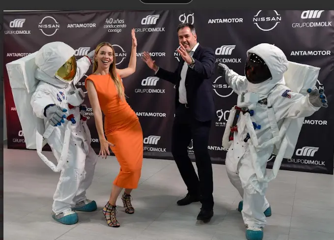 La presentadora del evento, María Mera, y Marcos Díaz Molk, nuevo gerente de la instalación.