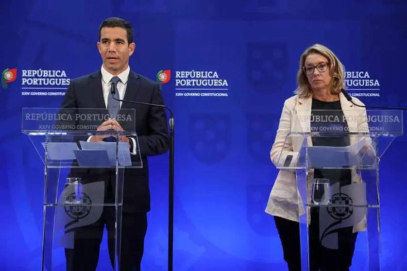 Ministros da Presidência, António Leitão Amaro, e do Trabalho, Solidariedade e Segurança Social, Maria do Rosário Palma Ramalho, na conferência de imprensa do Conselho de Ministros, Lisboa,