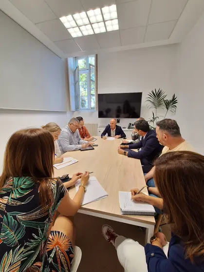 Reunión para la sostenibilidad energética gracias a una comunidad energética.