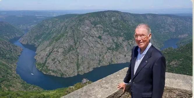 Fotografía de Peña Castiñeiras de la contraportada del libro 'Rumbo a la salud ambiental...'.