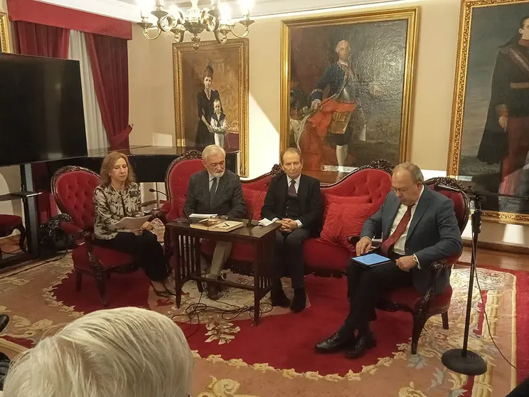 Villanueva y Blanco debatieron sobre la crisis de la razón y la importancia de los valores liberales