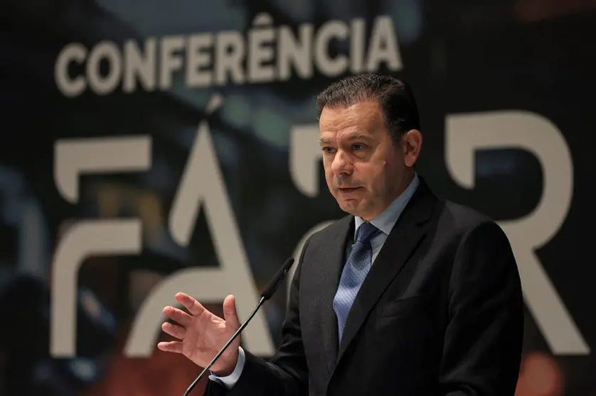 Primeiro-Ministro Lu&iacute;s Montenegro na confer&ecirc;ncia F&aacute;brica 2030, organizada pelo jornal ECO, Porto.