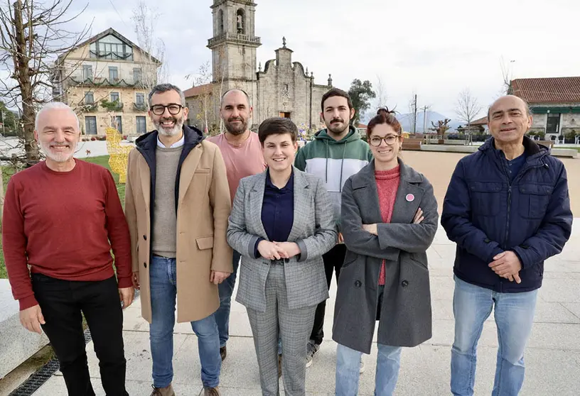 La alcaldesa, Ánxela Fernández Callís, y su equipo de gobierno.
