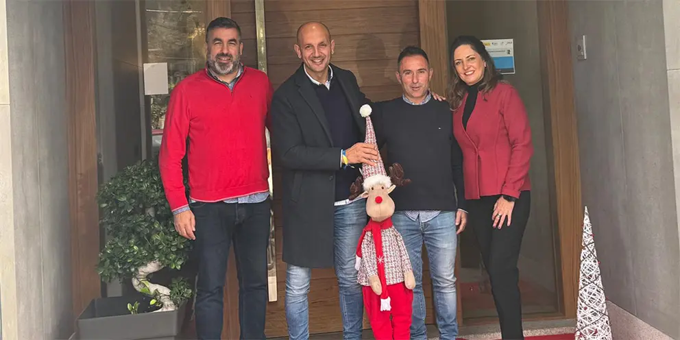 A presidenta do grupo de desenvolvemento rural, Sandra González, e o alcalde do Porriño, Alejandro Lorenzo, visitaron as renovadas instalacións.