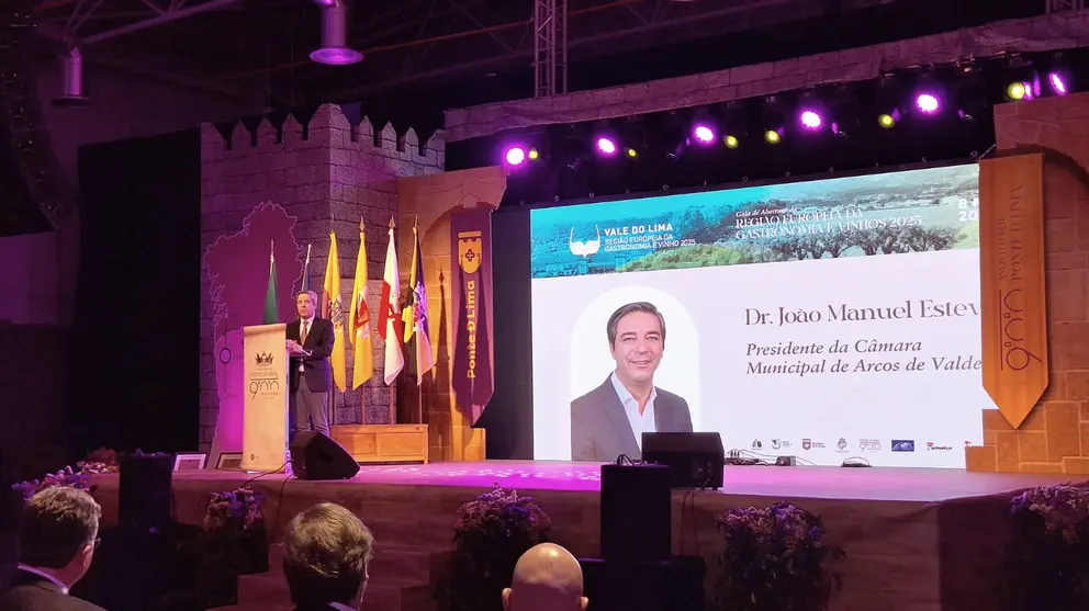 O Presidente de Arcos de Valdevez na Gala de abertura Região europeia da gastronomia e Vinho 2025.